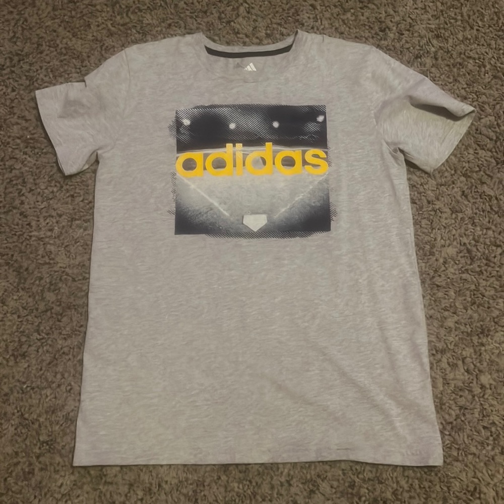 Adidas tee
